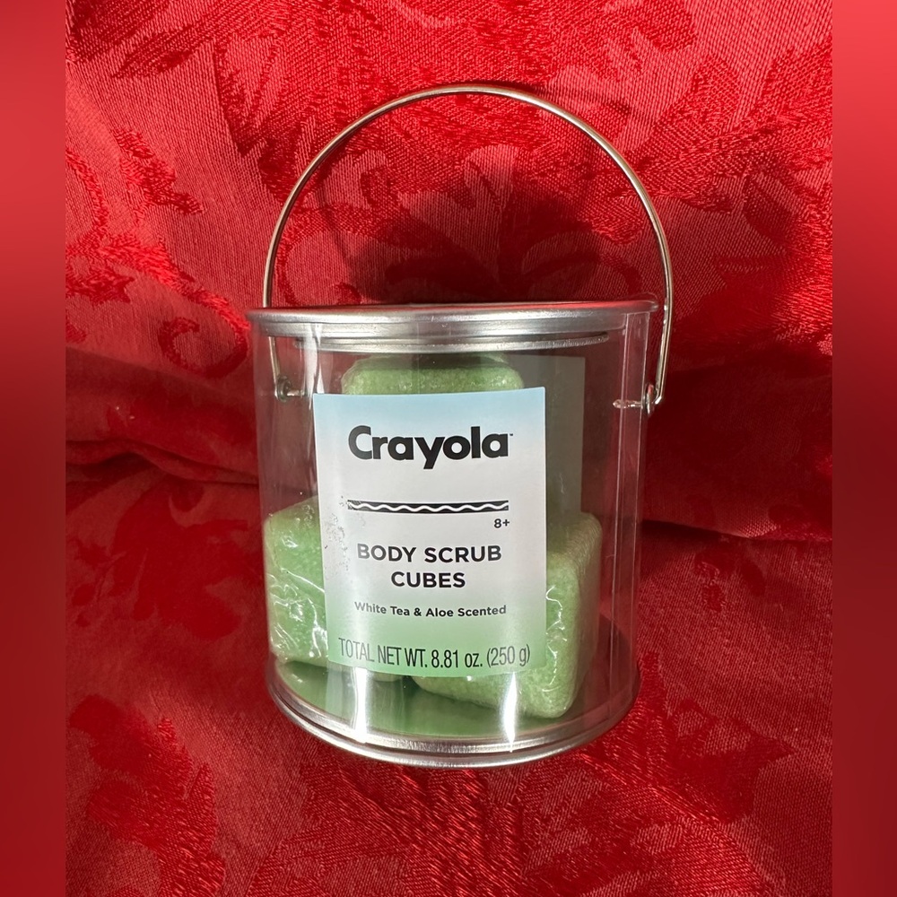 🌵 3/$15 Crayola White Tea Aloe Scented Body Scrub Cubes ( see description)